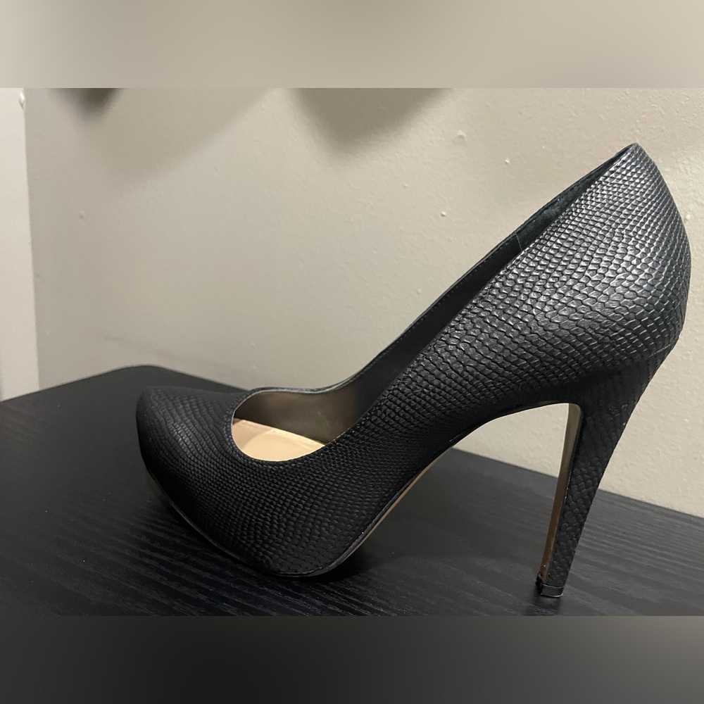 Jessica Simpson Black Pumps